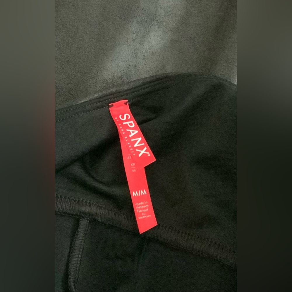 Spanx Faux Leather Leggings Sz S & M - Picture 8 of 8